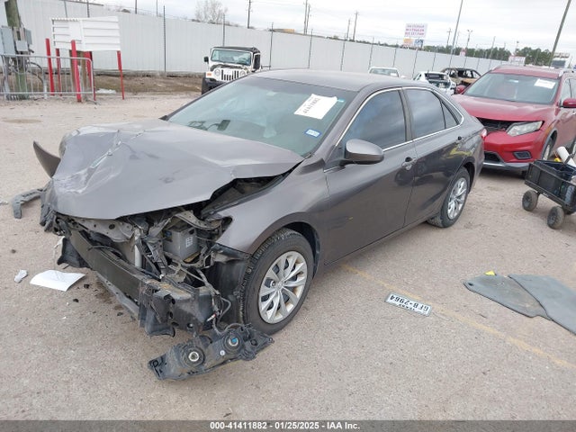 Toyota CAMRY LE 2015 4T4BF1FK2FR504977 Image 2