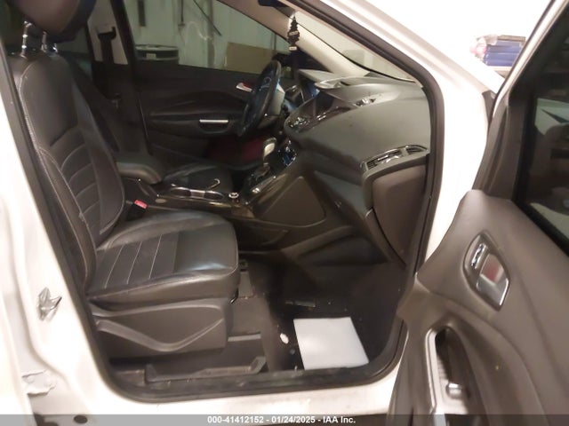 1FMCU9J9XEUE37566 Ford Escape Titanium