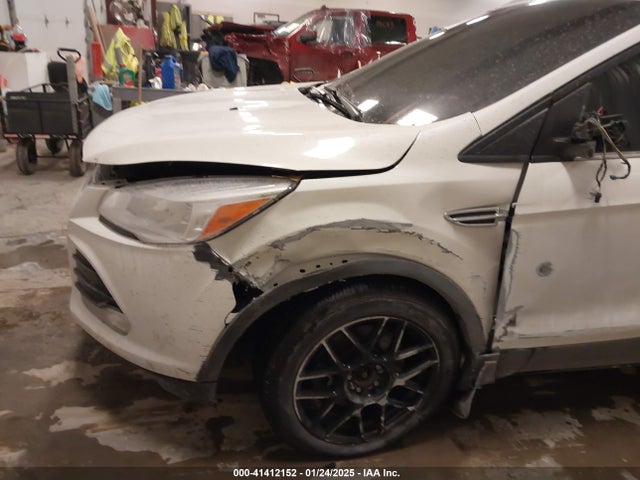 1FMCU9J9XEUE37566 Ford Escape Titanium
