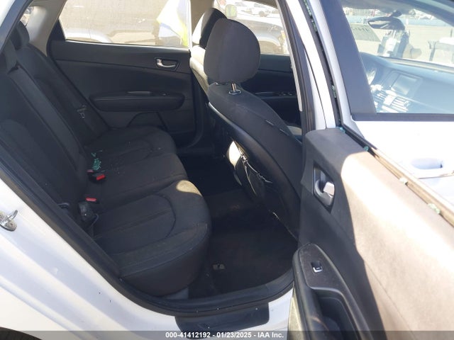 KIA Optima Lx 2018 5XXGT4L30JG271255 Image 8