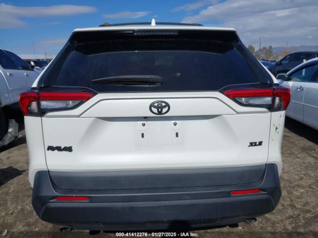 2T3C1RFV4NW233139 Toyota Rav4 Xle Premium