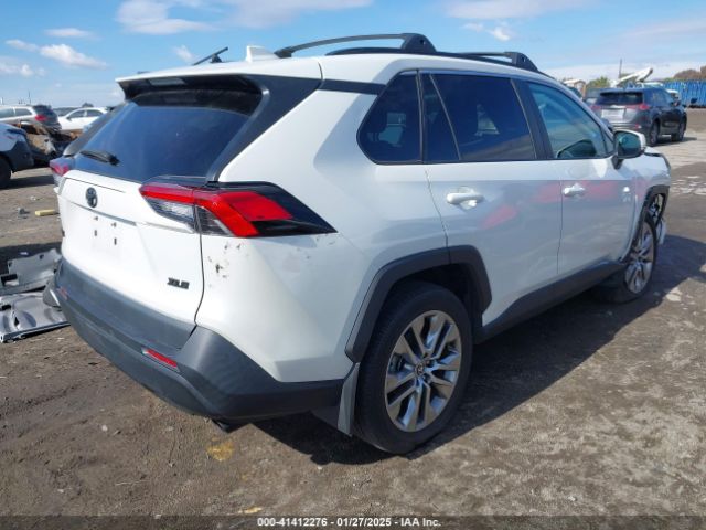 2T3C1RFV4NW233139 Toyota Rav4 Xle Premium