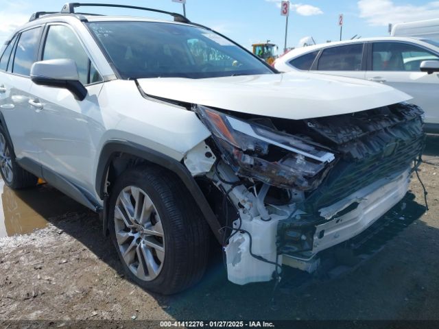 2T3C1RFV4NW233139 Toyota Rav4 Xle Premium