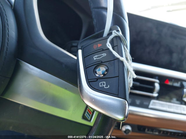 3MW5R1J04N8C30165 BMW 330I