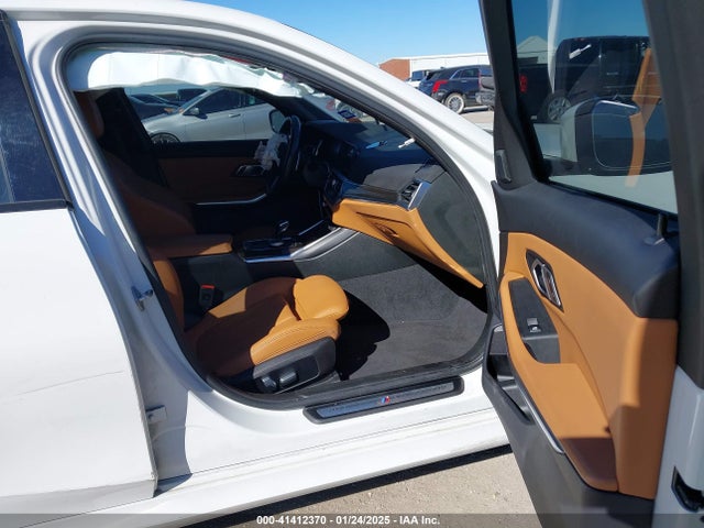3MW5R1J04N8C30165 BMW 330I