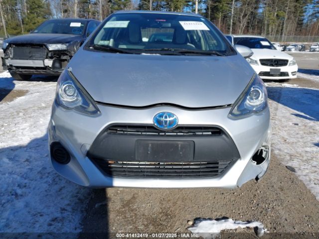 JTDKDTB39F1105466 Toyota Prius C One