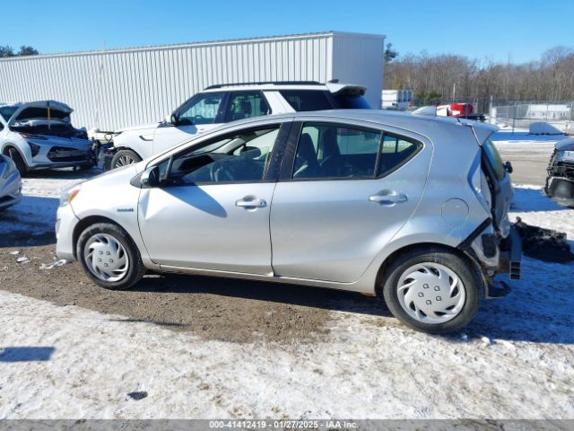 JTDKDTB39F1105466 Toyota Prius C One
