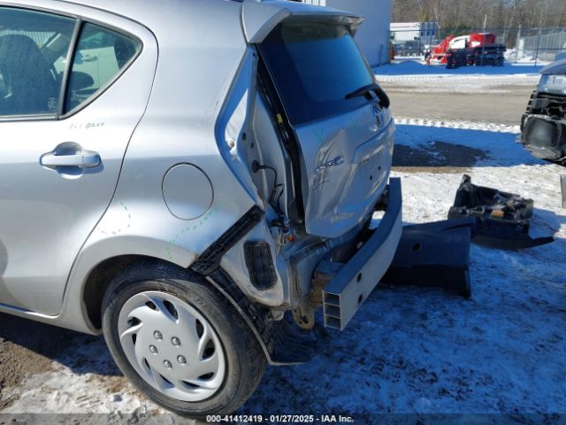 JTDKDTB39F1105466 Toyota Prius C One