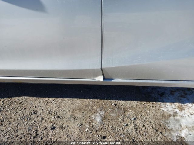 JTDKDTB39F1105466 Toyota Prius C One