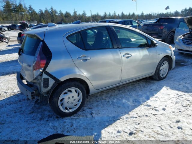 JTDKDTB39F1105466 Toyota Prius C One