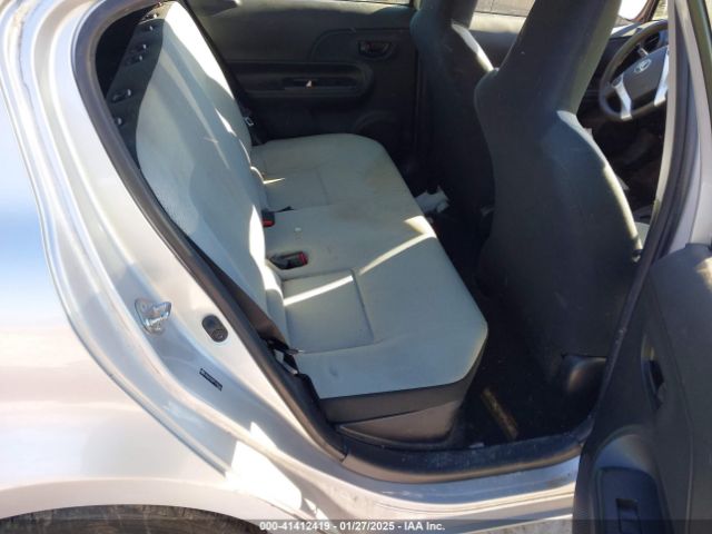 JTDKDTB39F1105466 Toyota Prius C One