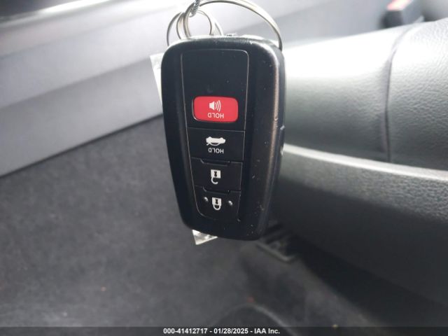 4T1S11AK8NU660651 Toyota CAMRY SE