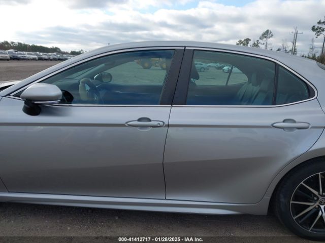4T1S11AK8NU660651 Toyota CAMRY SE