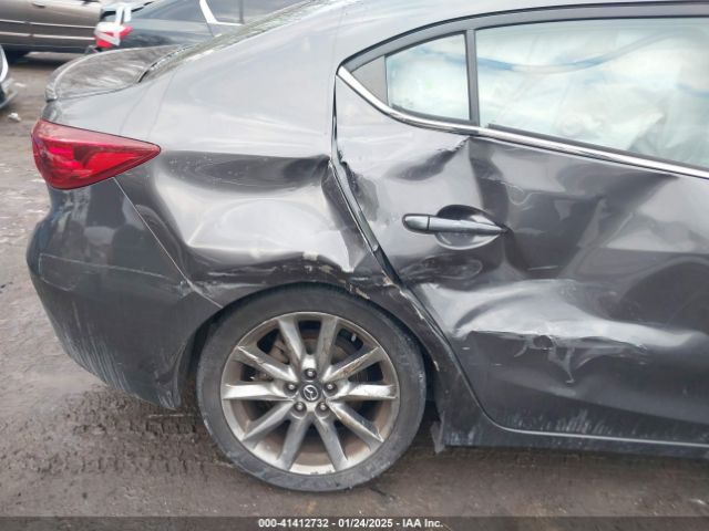 3MZBN1V35JM174323 Mazda Mazda3 Touring