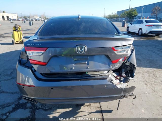 1HGCV2F95JA029815 Honda Accord Touring 2.0t
