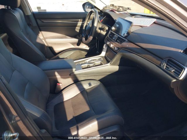 1HGCV2F95JA029815 Honda Accord Touring 2.0t