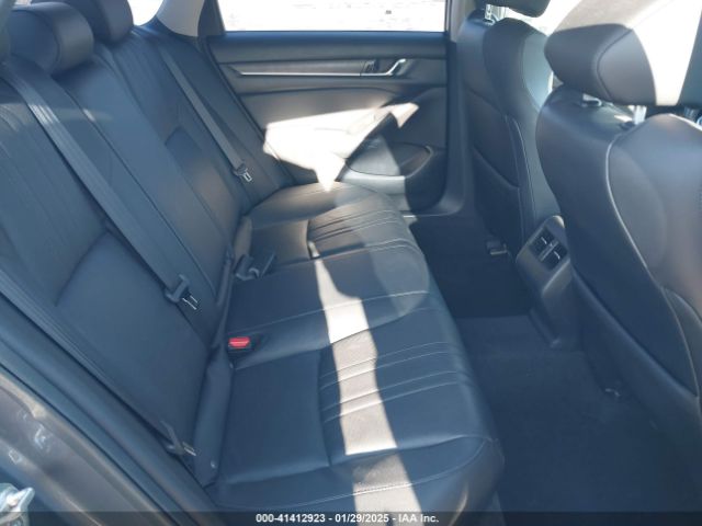 1HGCV2F95JA029815 Honda Accord Touring 2.0t
