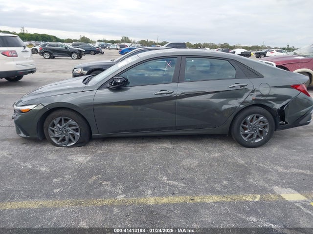 KMHLM4DG9RU663116 Hyundai ELANTRA SEL