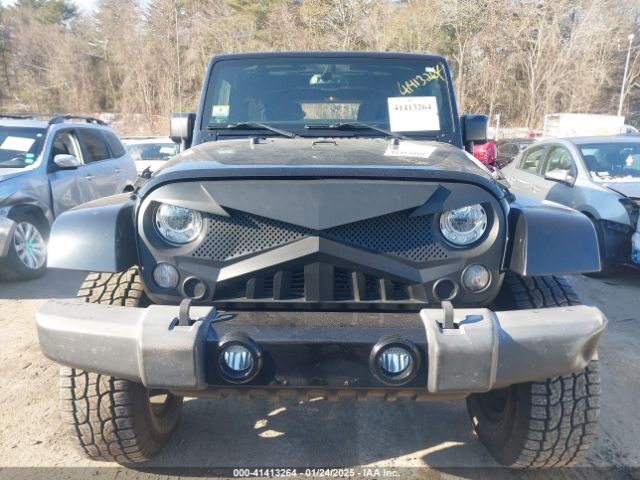 1C4HJWEG8JL921293 Jeep Wrangler Jk Unlimited Sahara 4x4