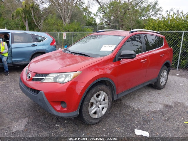 Toyota RAV4 LE 2015 JTMZFREV0FD047187 Image 2