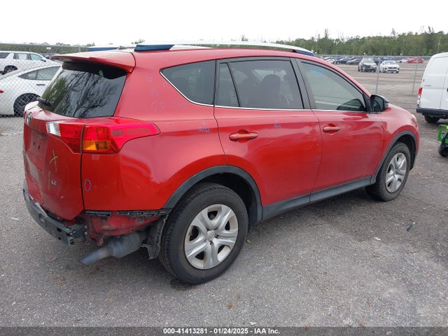 Toyota RAV4 LE 2015 JTMZFREV0FD047187 Image 4
