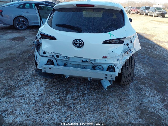 JTND4MBE9P3211742 Toyota COROLLA SE