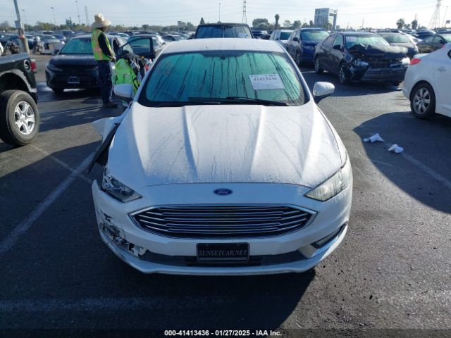 3FA6P0LU8HR276397 Ford Fusion Hybrid Se