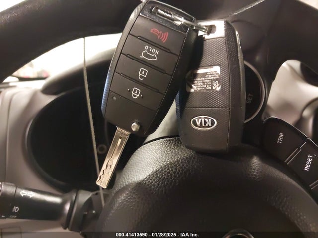KIA SOUL + 2016 KNDJP3A55G7856231 Image 11