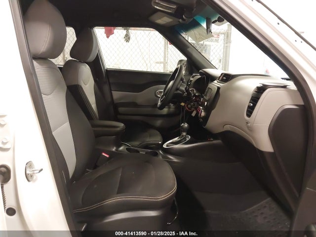 KIA SOUL + 2016 KNDJP3A55G7856231 Image 5