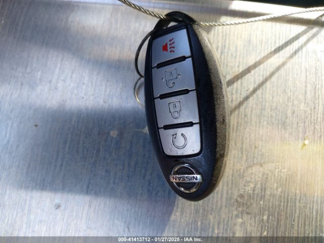 JN8AT2MT5HW131501 Nissan ROGUE SV