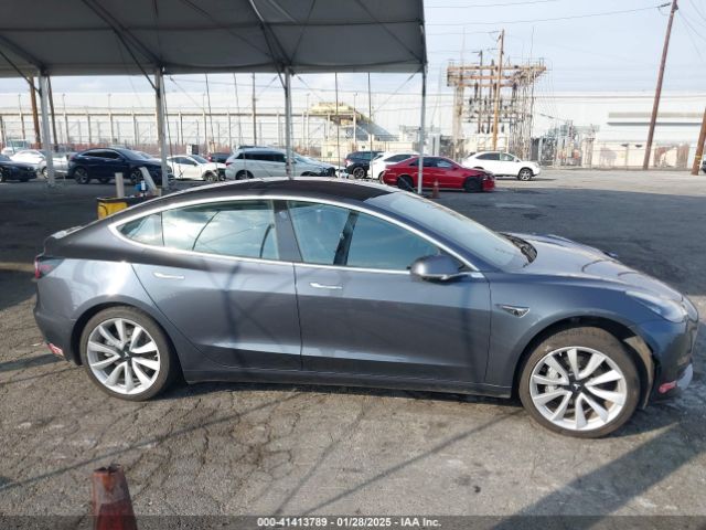 5YJ3E1EA3HF001713 Tesla Model 3 Long Range/standard