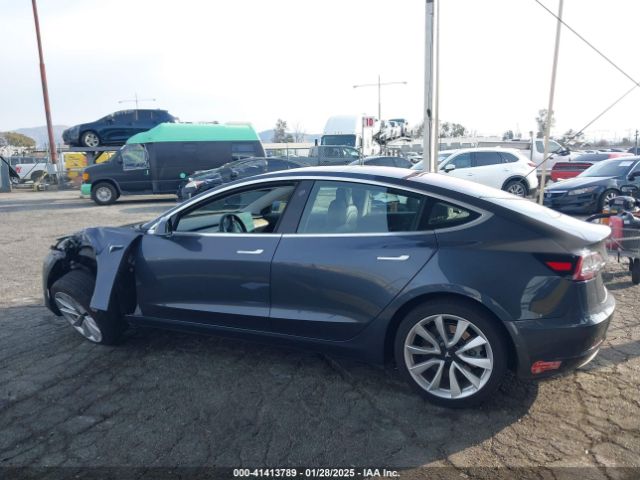 5YJ3E1EA3HF001713 Tesla Model 3 Long Range/standard