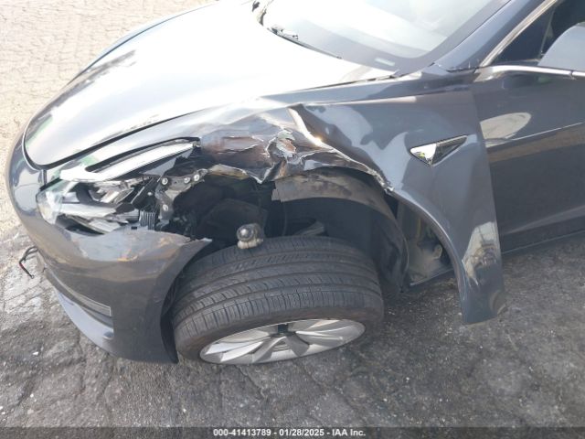 2017 TESLA MODEL 3 5YJ3E1EA3HF001713 Photo 5