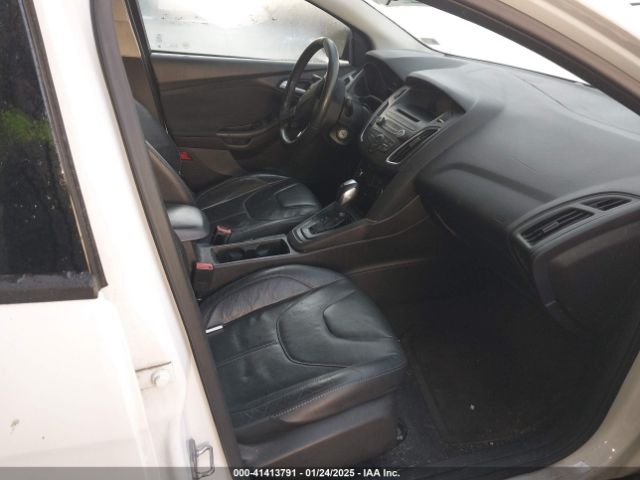 1FADP3F28GL258689 Ford FOCUS SE