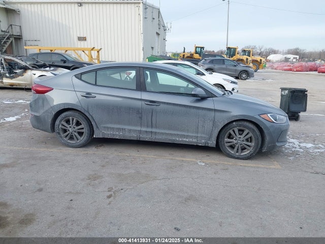 5NPD84LF2JH395000 Hyundai ELANTRA SEL