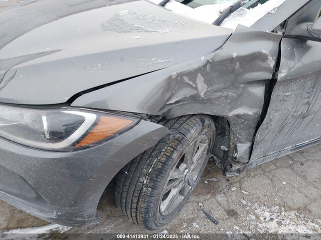 5NPD84LF2JH395000 Hyundai ELANTRA SEL
