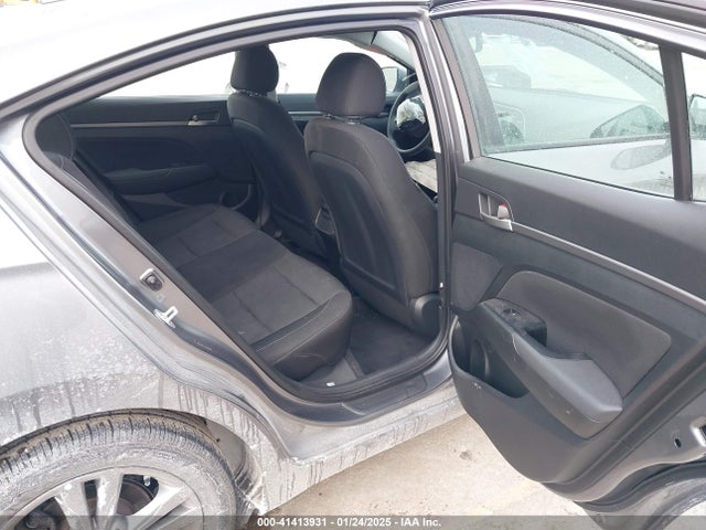 5NPD84LF2JH395000 Hyundai ELANTRA SEL