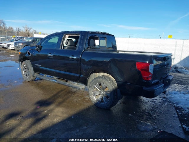 1N6AA1E50HN505382 Nissan 2017