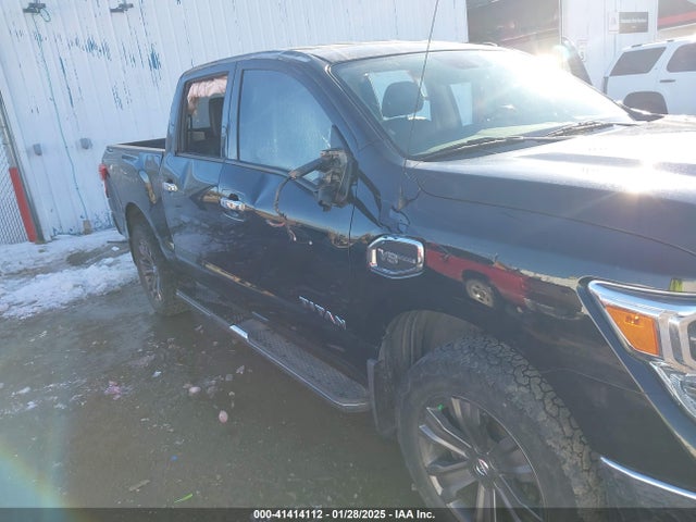 1N6AA1E50HN505382 Nissan 2017
