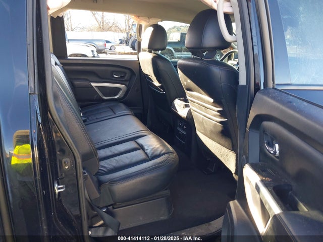 1N6AA1E50HN505382 Nissan 2017