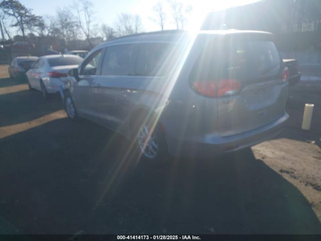 2020 CHRYSLER VOYAGER 2C4RC1DG9LR148573 Photo 2