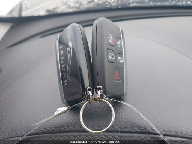2013 JAGUAR XF SAJWA0ES6DPU00600 Photo 10