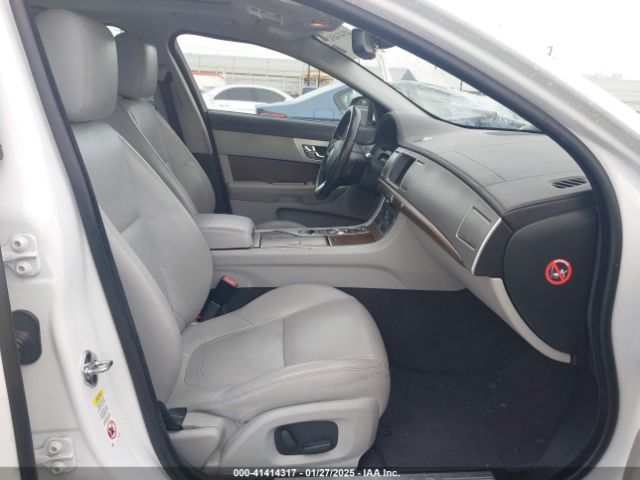 2013 JAGUAR XF SAJWA0ES6DPU00600 Photo 4