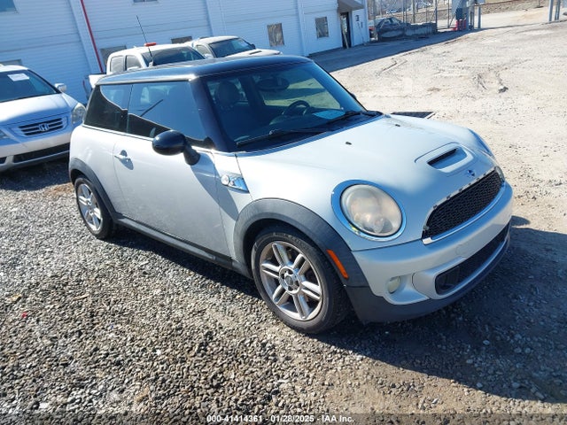 2011 MINI COOPER S WMWSV3C50BTY22993 Photo 0