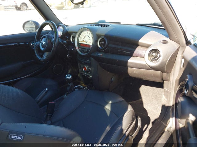 2011 MINI COOPER S WMWSV3C50BTY22993 Photo 4