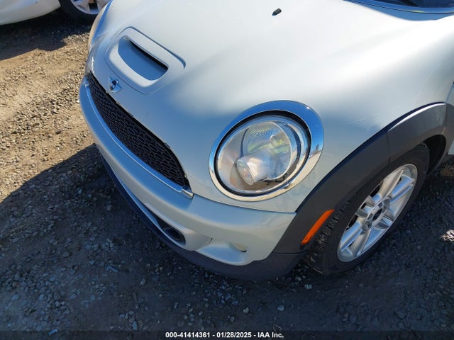 2011 MINI COOPER S WMWSV3C50BTY22993 Photo 5