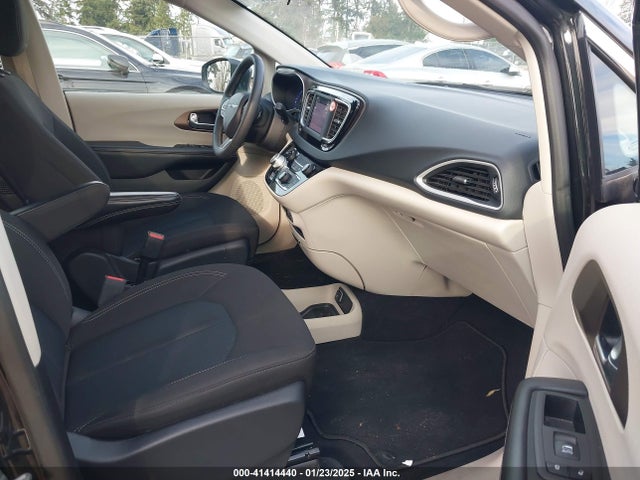 Chrysler Voyager Lx 2022 2C4RC1CG6NR230068 Image 5