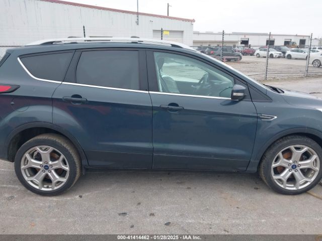 1FMCU9J9XKUA84502 Ford Escape Titanium