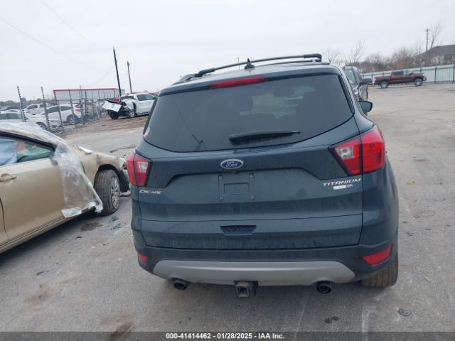1FMCU9J9XKUA84502 Ford Escape Titanium