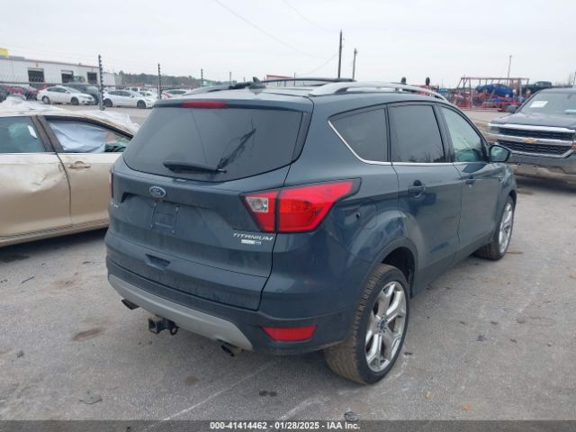 1FMCU9J9XKUA84502 Ford Escape Titanium